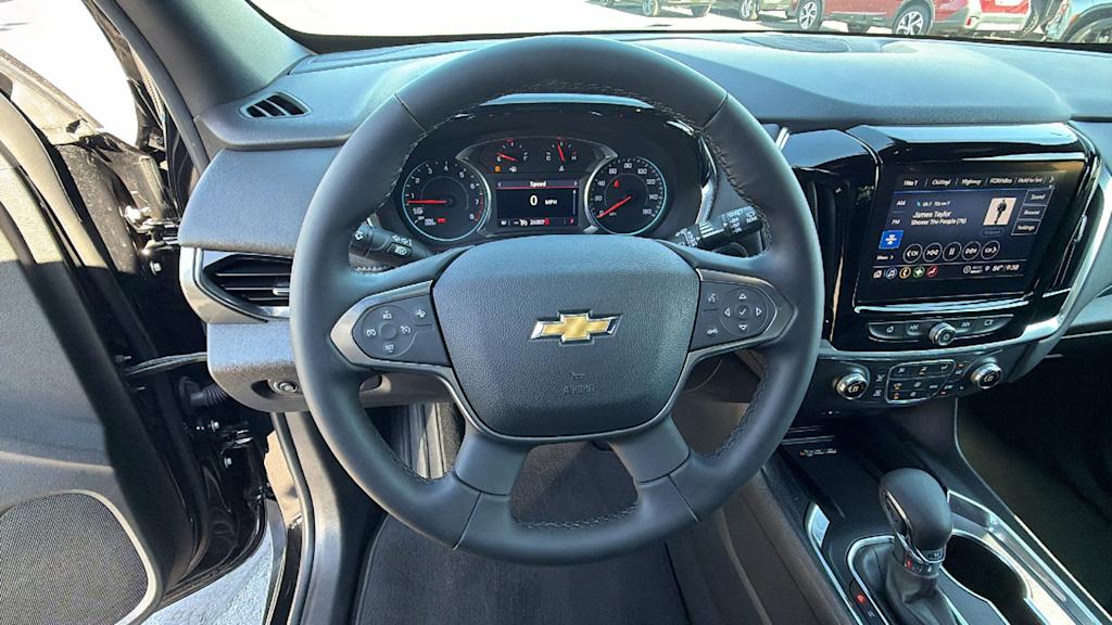 Thumbnail: 2023 Chevrolet Traverse - 9