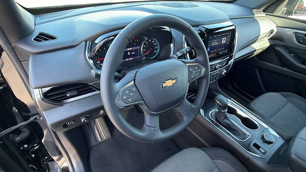 Thumbnail: 2023 Chevrolet Traverse - 2
