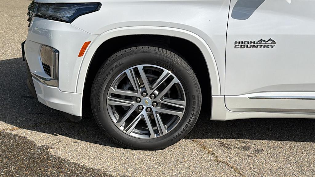 Thumbnail: 2023 Chevrolet Traverse - 8