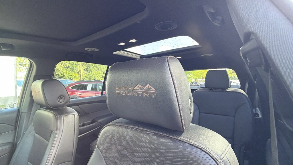 Thumbnail: 2023 Chevrolet Traverse - 10