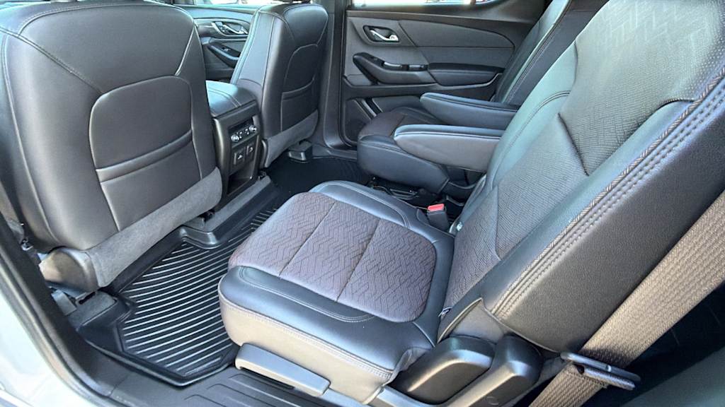 Thumbnail: 2023 Chevrolet Traverse - 12