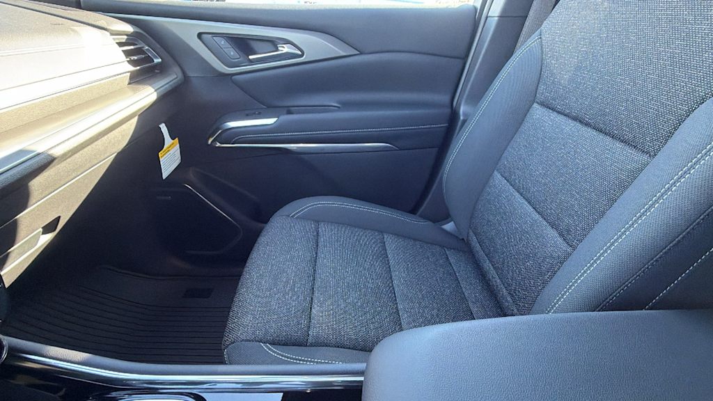 Thumbnail: 2026 Chevrolet Traverse - 10