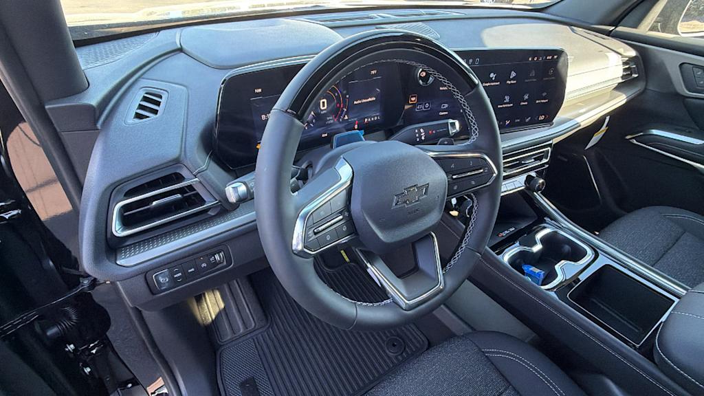 Thumbnail: 2026 Chevrolet Traverse - 2