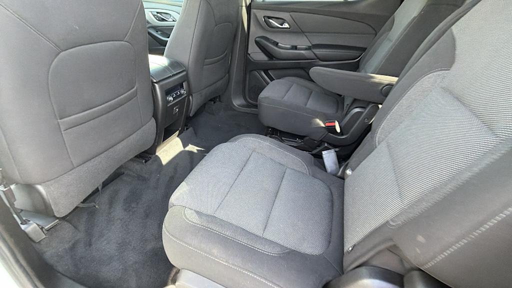 Thumbnail: 2022 Chevrolet Traverse - 11