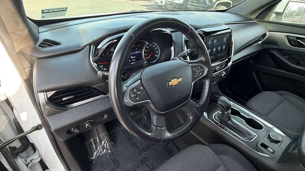 Thumbnail: 2022 Chevrolet Traverse - 2