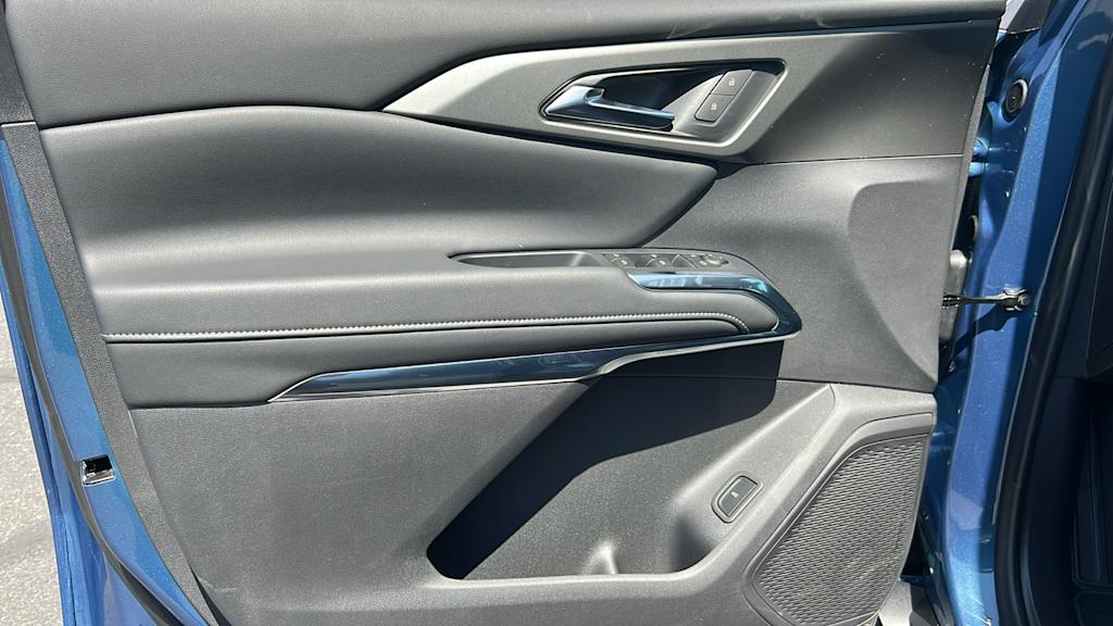 2025 Chevrolet Traverse LT 29