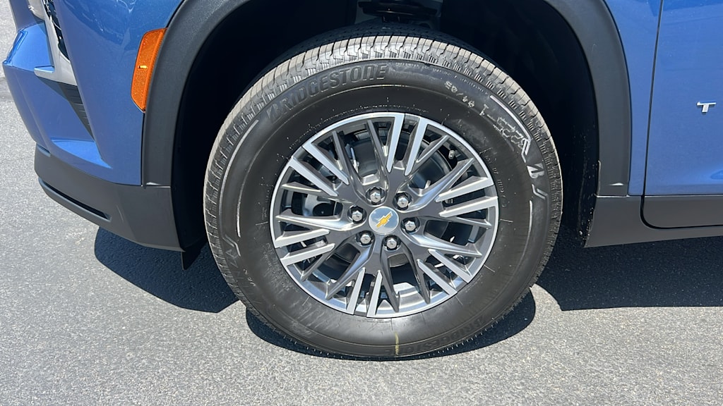 2025 Chevrolet Traverse LT 8