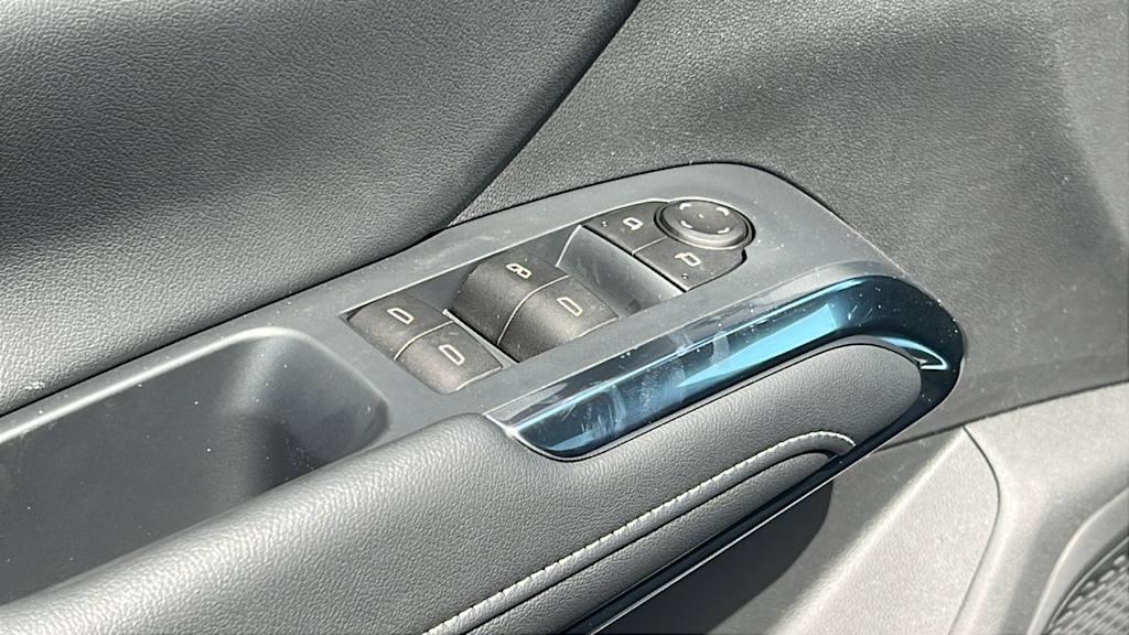 2025 Chevrolet Traverse LT 28