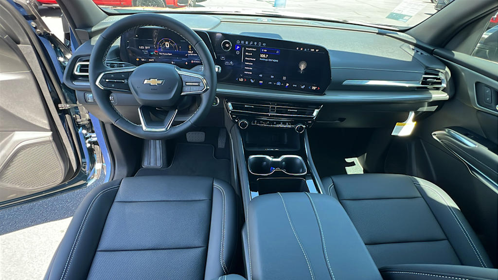 2025 Chevrolet Traverse LT 13