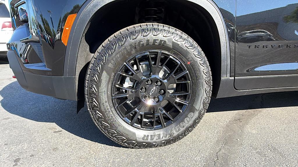 Thumbnail: 2026 Chevrolet Traverse - 8