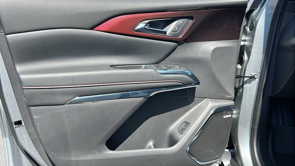 2025 Chevrolet Traverse Z71 29