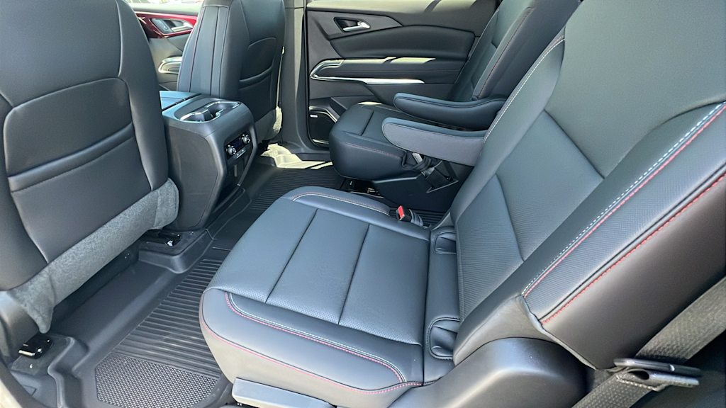 2025 Chevrolet Traverse Z71 11