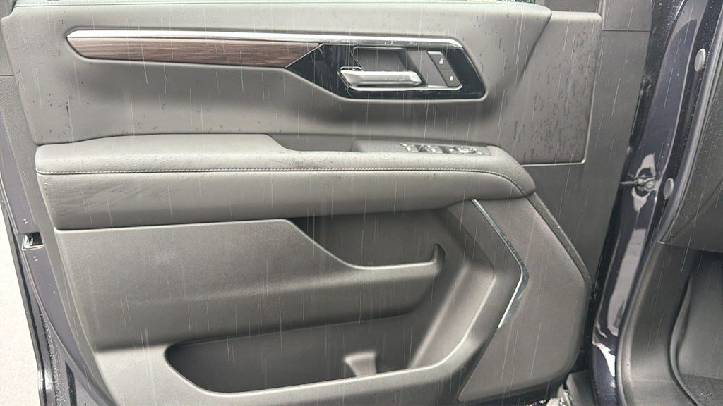 Thumbnail: 2026 Chevrolet Suburban - 28