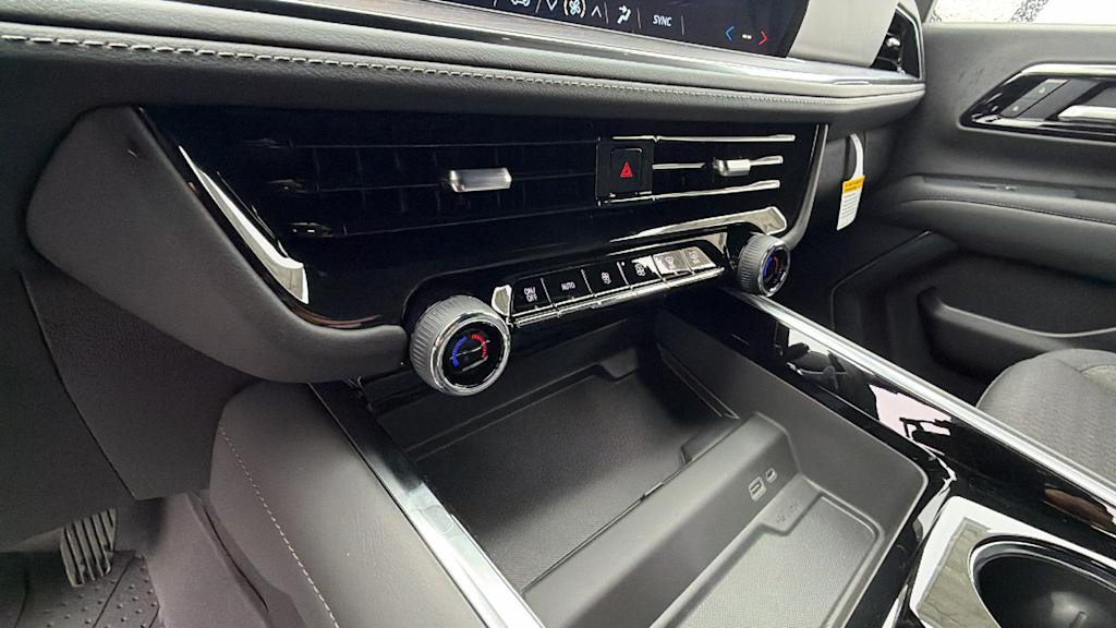 Thumbnail: 2026 Chevrolet Suburban - 14