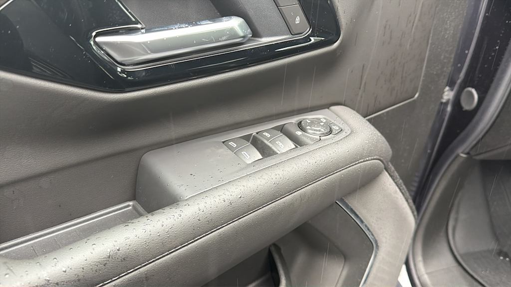 Thumbnail: 2026 Chevrolet Suburban - 27