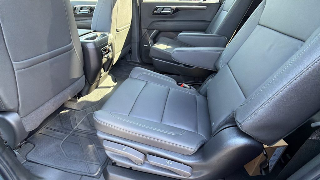 Thumbnail: 2026 Chevrolet Suburban - 12