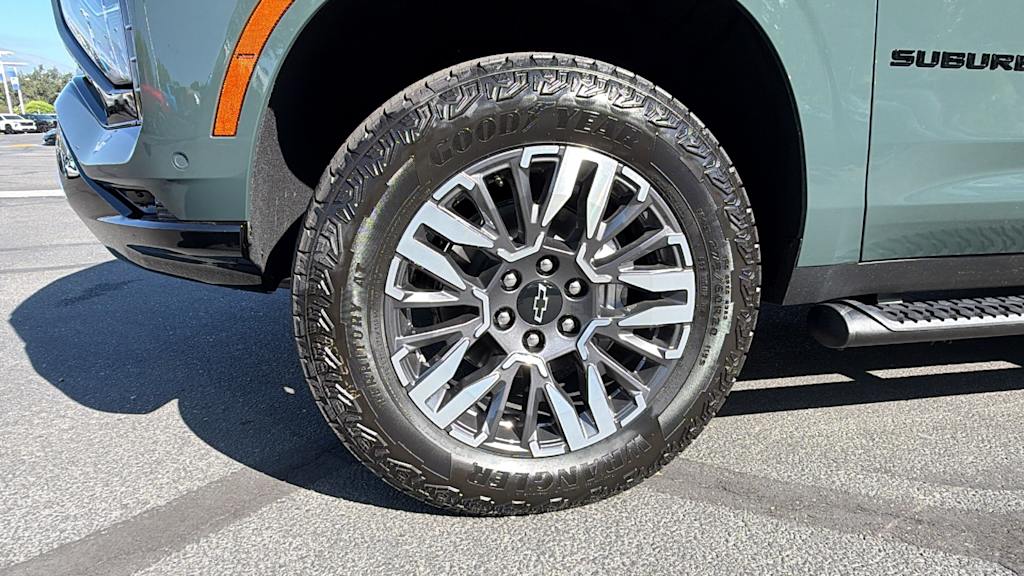 Thumbnail: 2026 Chevrolet Suburban - 8