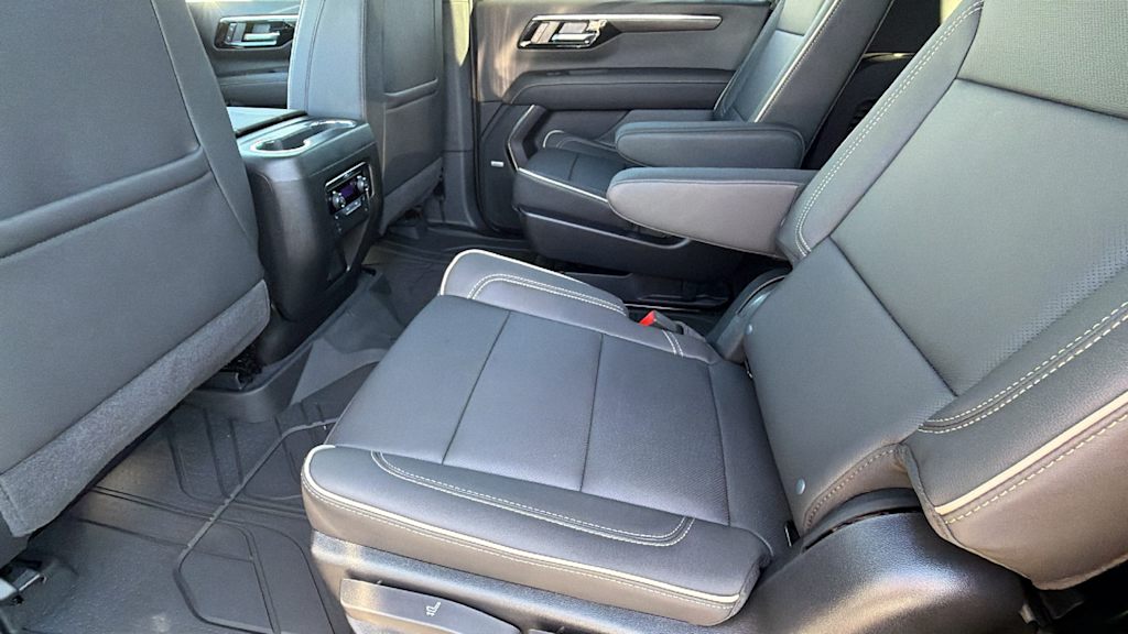 Thumbnail: 2026 Chevrolet Suburban - 27