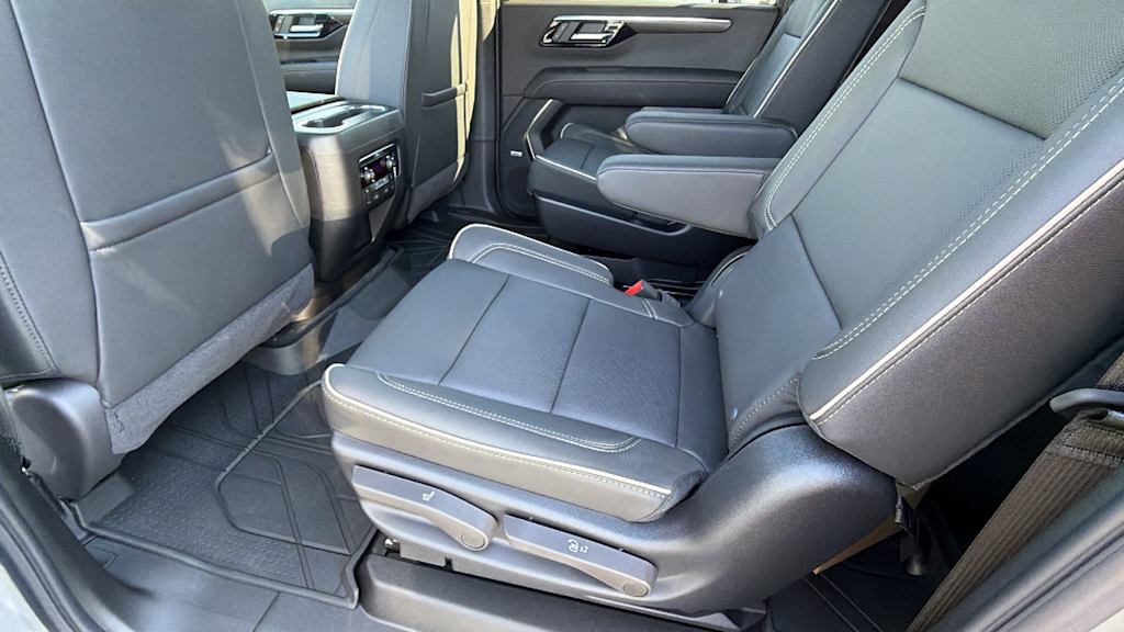 Thumbnail: 2026 Chevrolet Suburban - 12
