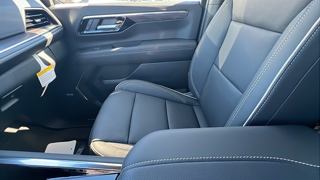 Thumbnail: 2025 Chevrolet Suburban - 10