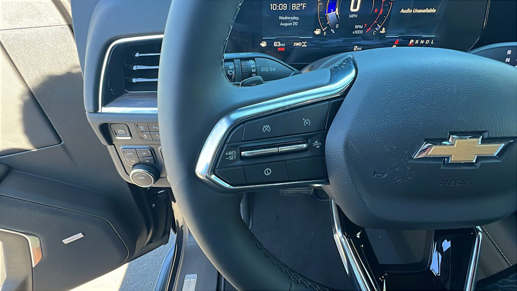 Thumbnail: 2025 Chevrolet Suburban - 25