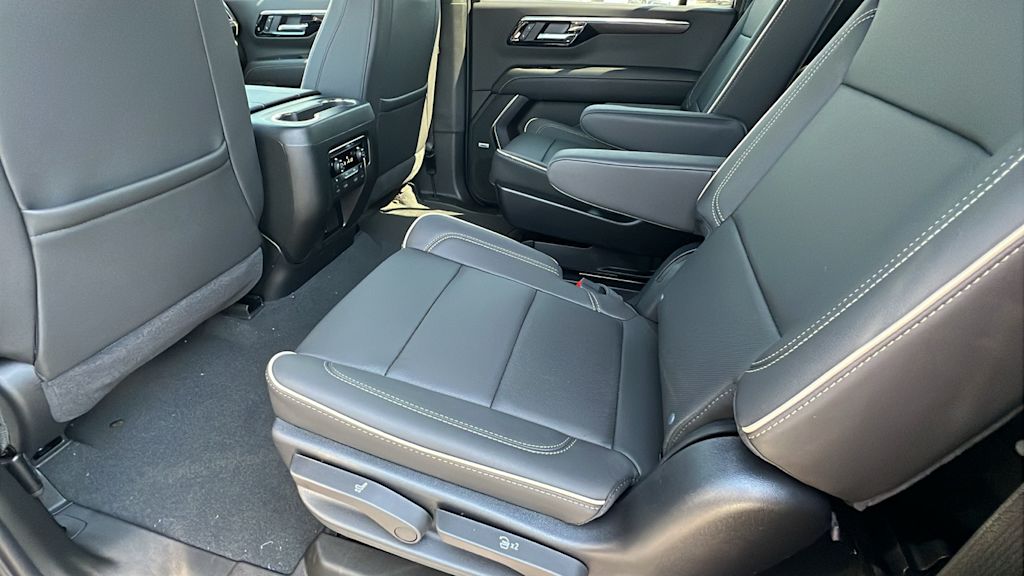 Thumbnail: 2025 Chevrolet Suburban - 10