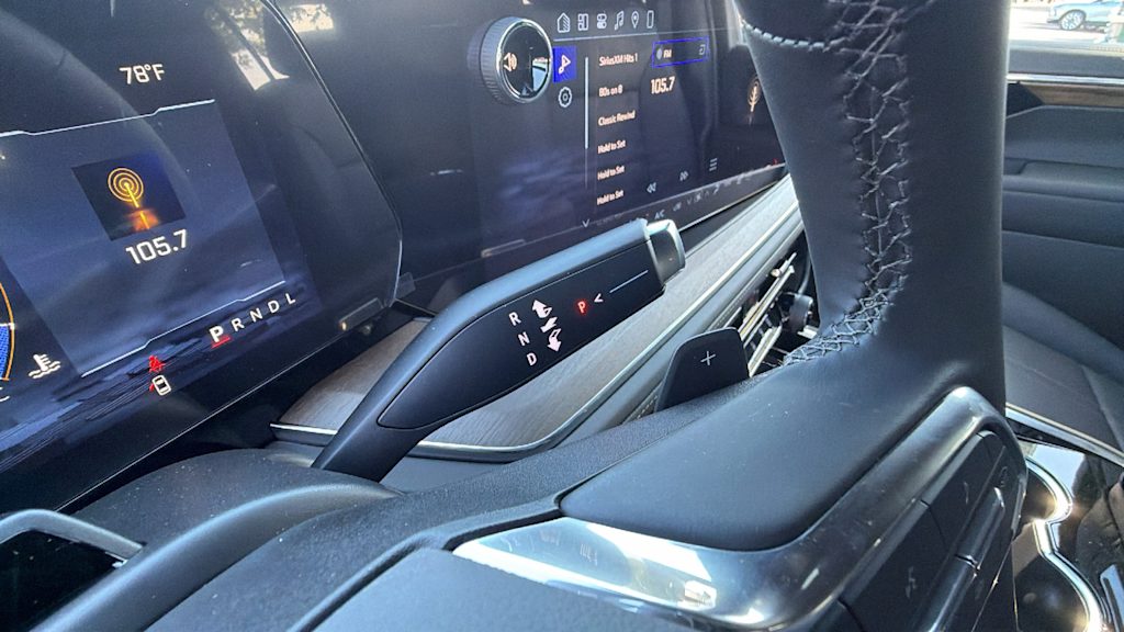 Thumbnail: 2026 Chevrolet Suburban - 22