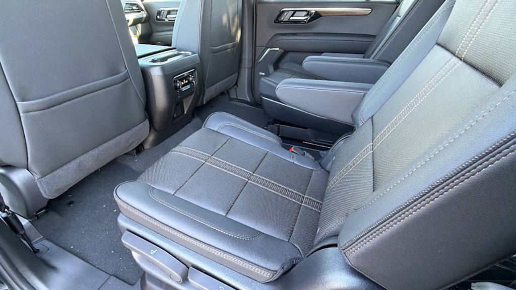 Thumbnail: 2026 Chevrolet Suburban - 12