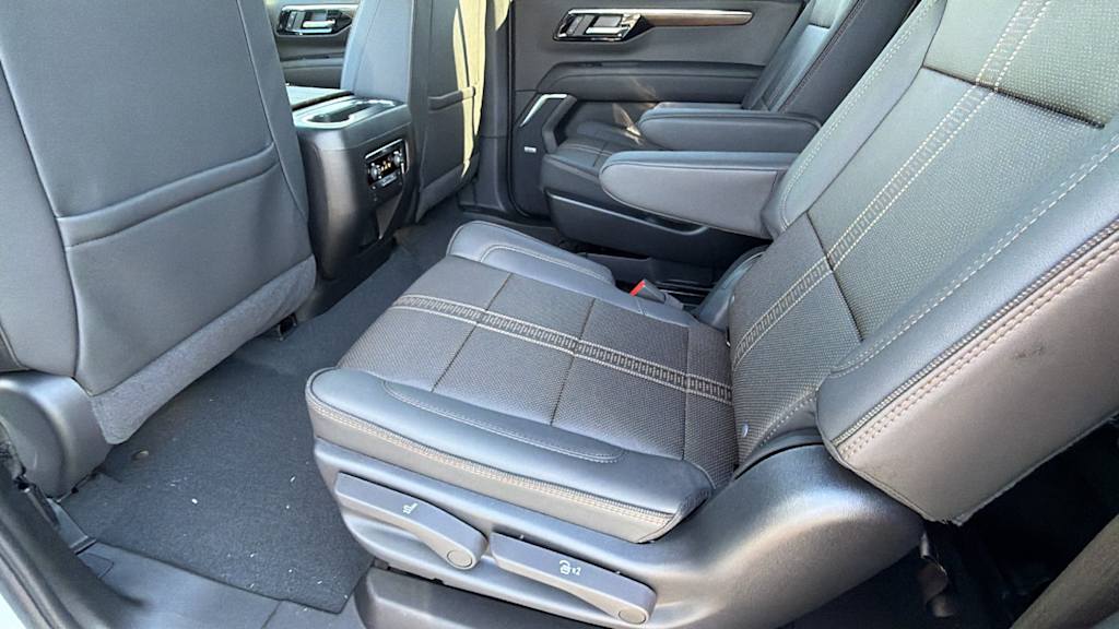 Thumbnail: 2026 Chevrolet Suburban - 12