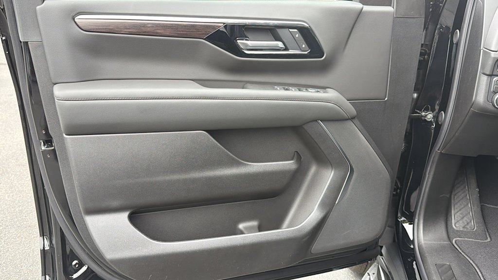 Thumbnail: 2026 Chevrolet Tahoe - 26