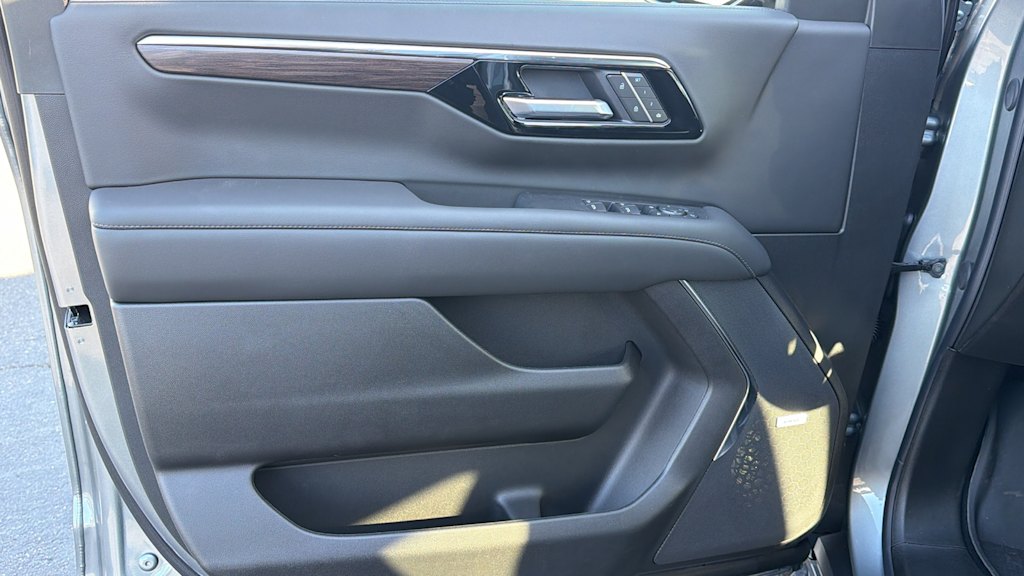 Thumbnail: 2026 Chevrolet Tahoe - 25