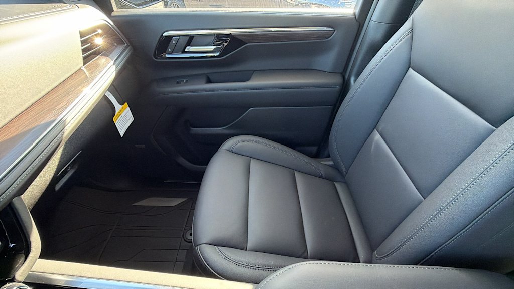 Thumbnail: 2026 Chevrolet Tahoe - 11