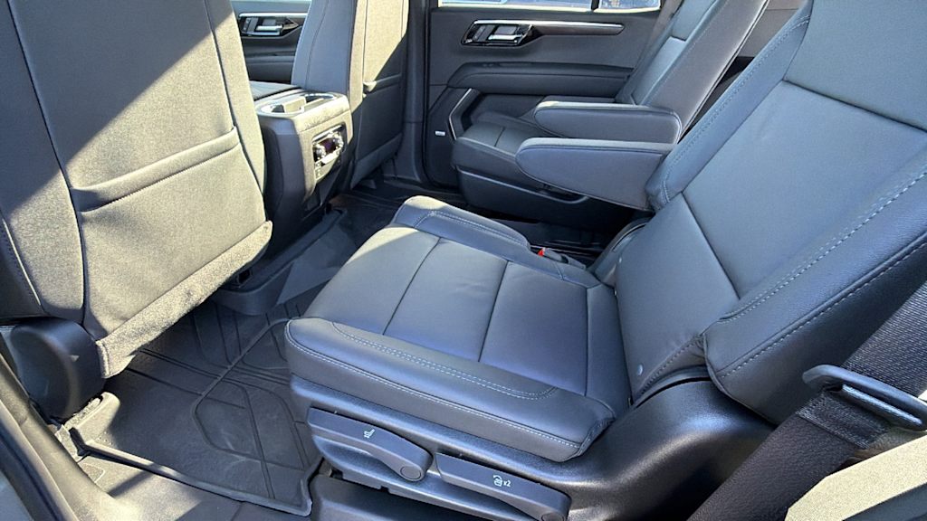 Thumbnail: 2026 Chevrolet Tahoe - 26