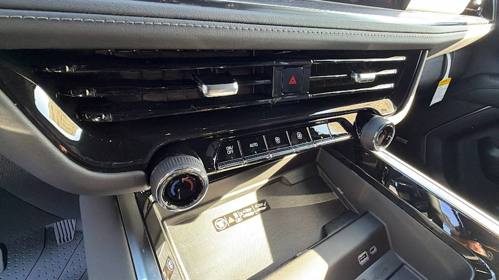 Thumbnail: 2026 Chevrolet Tahoe - 20