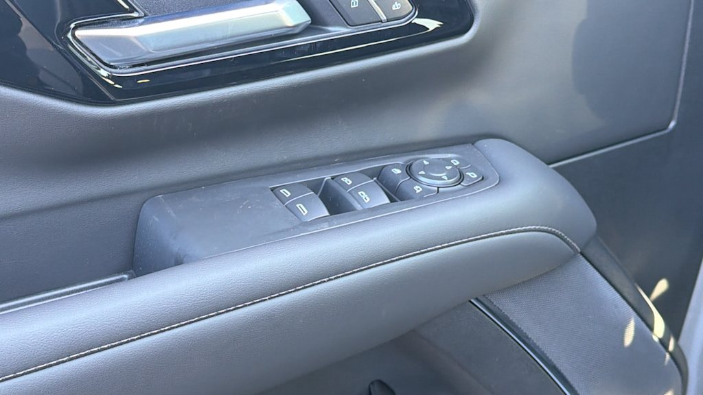 Thumbnail: 2026 Chevrolet Tahoe - 24