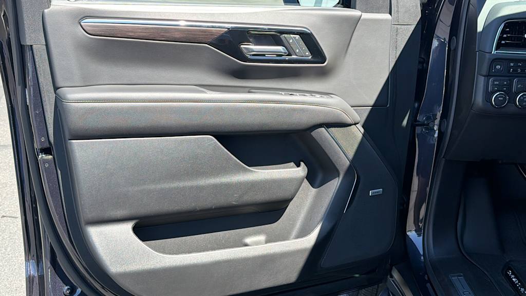 Thumbnail: 2026 Chevrolet Tahoe - 27