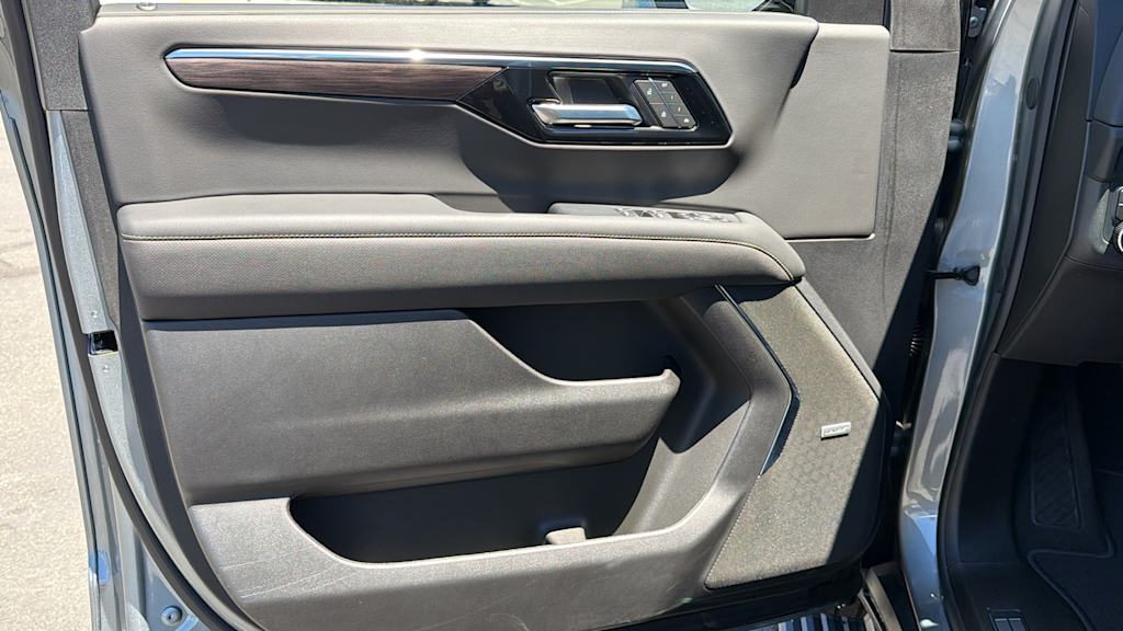Thumbnail: 2026 Chevrolet Tahoe - 27