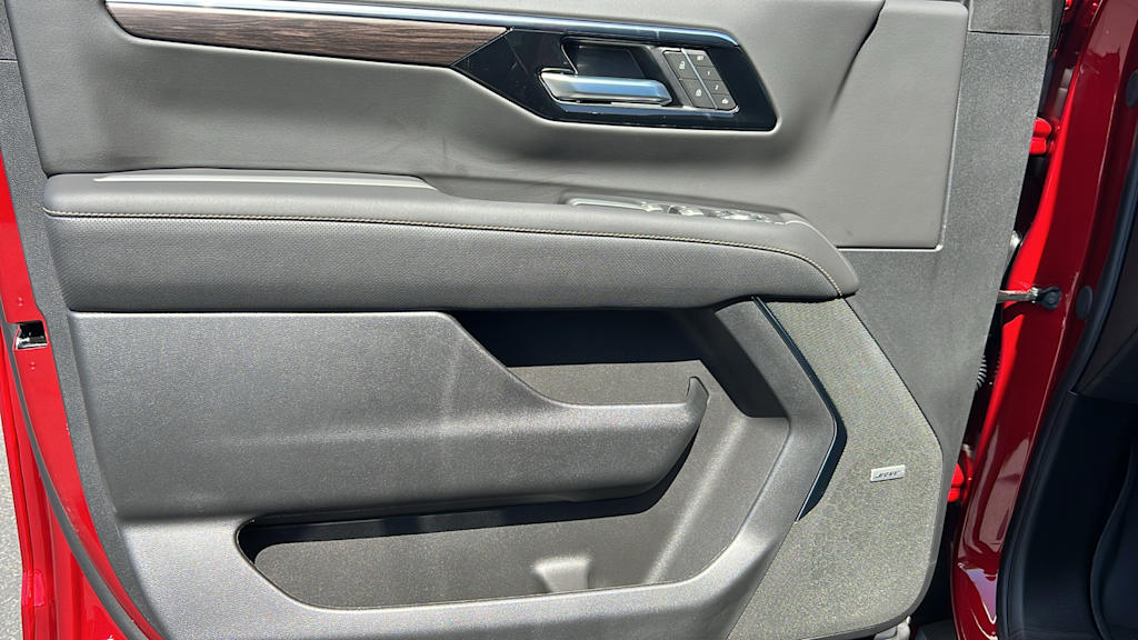 Thumbnail: 2025 Chevrolet Tahoe - 28