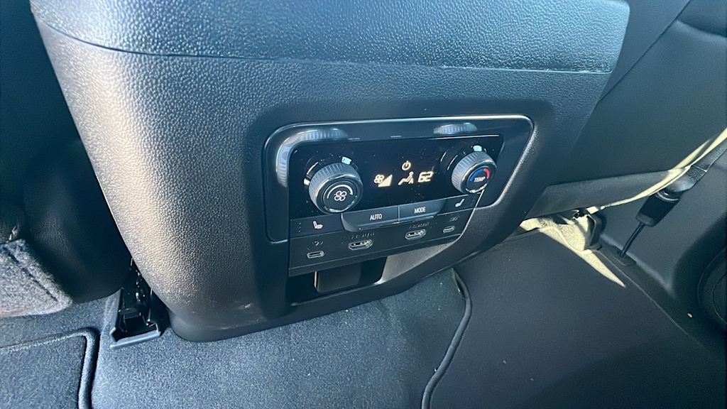 Thumbnail: 2025 Chevrolet Tahoe - 30