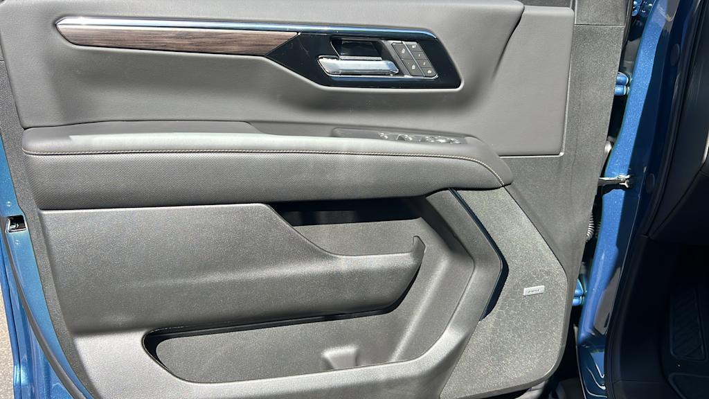 Thumbnail: 2025 Chevrolet Tahoe - 29