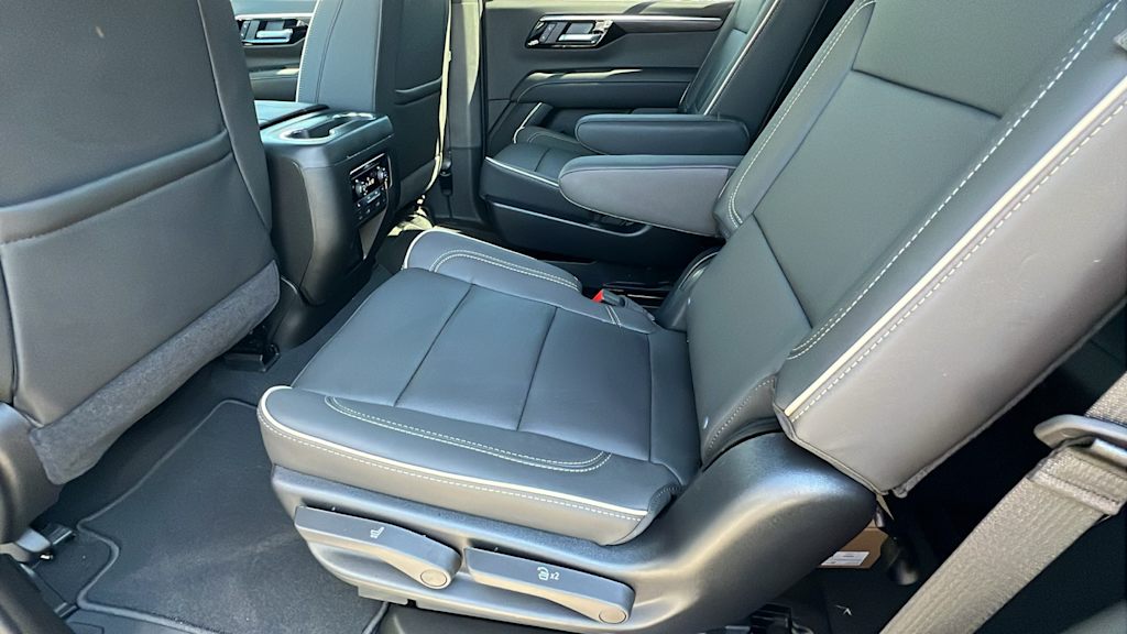 Thumbnail: 2025 Chevrolet Tahoe - 11