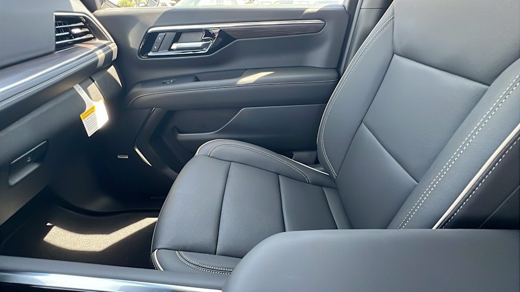 Thumbnail: 2025 Chevrolet Tahoe - 10