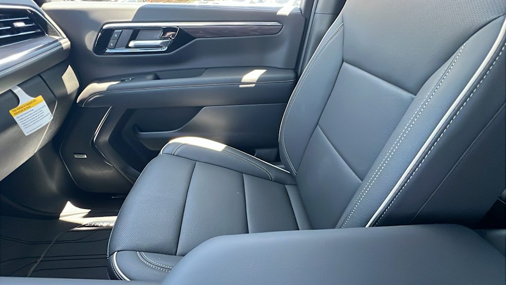 Thumbnail: 2025 Chevrolet Tahoe - 10