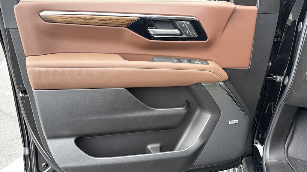 Thumbnail: 2026 Chevrolet Tahoe - 27