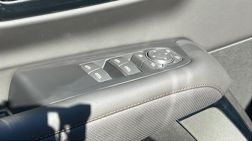 Thumbnail: 2025 Chevrolet Tahoe - 7