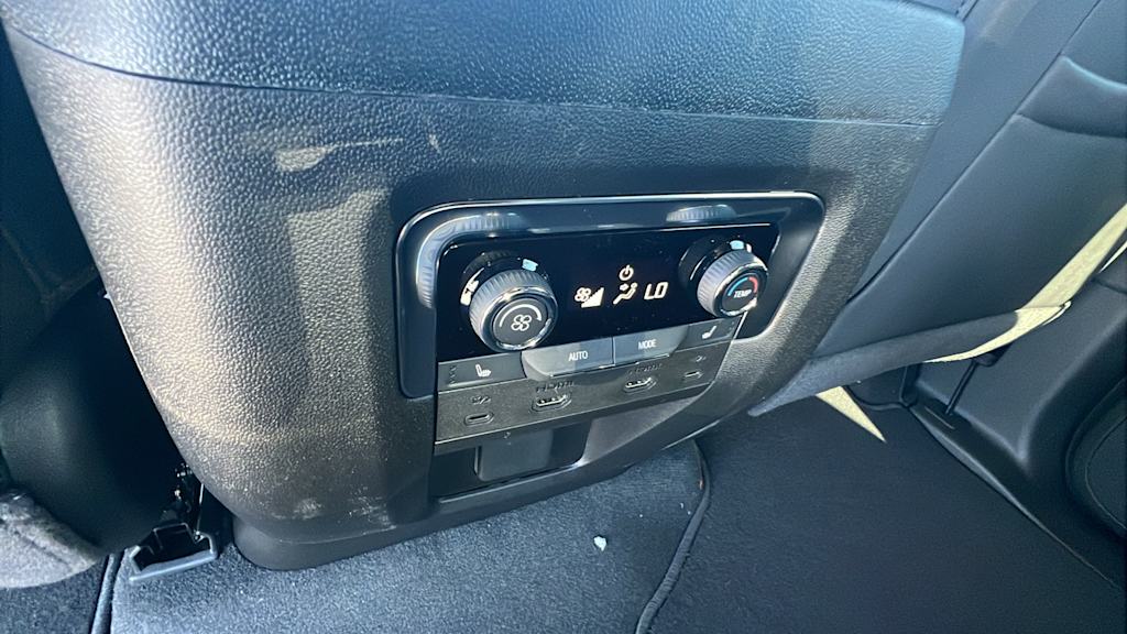 Thumbnail: 2025 Chevrolet Tahoe - 29