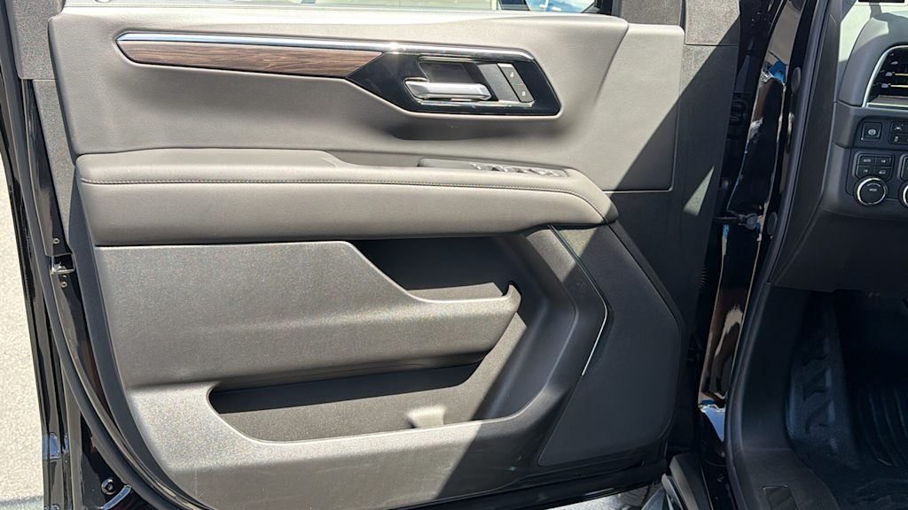 Thumbnail: 2026 Chevrolet Tahoe - 27