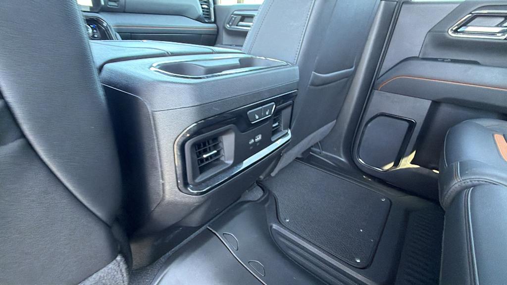 Thumbnail: 2024 GMC Sierra 2500 - 21