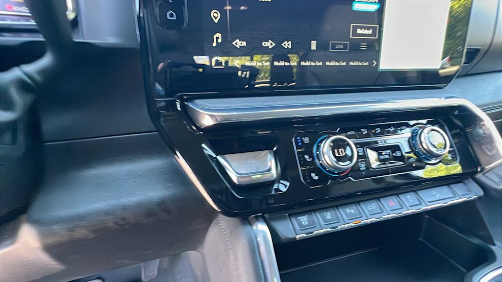 Thumbnail: 2025 GMC Sierra 2500 - 24