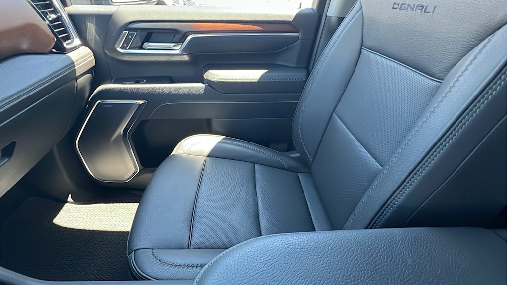 Thumbnail: 2025 GMC Sierra 2500 - 10